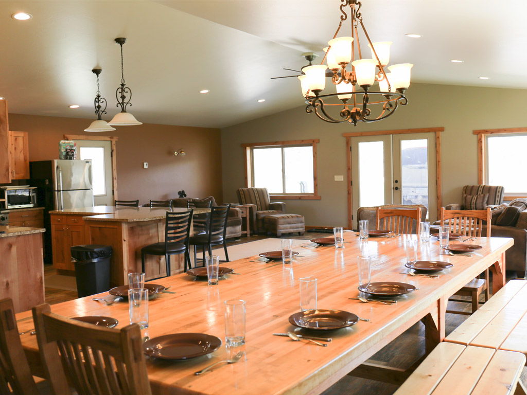 Hammer 'Em Outfitters Montana Hunting Lodge - Dining Table 1
